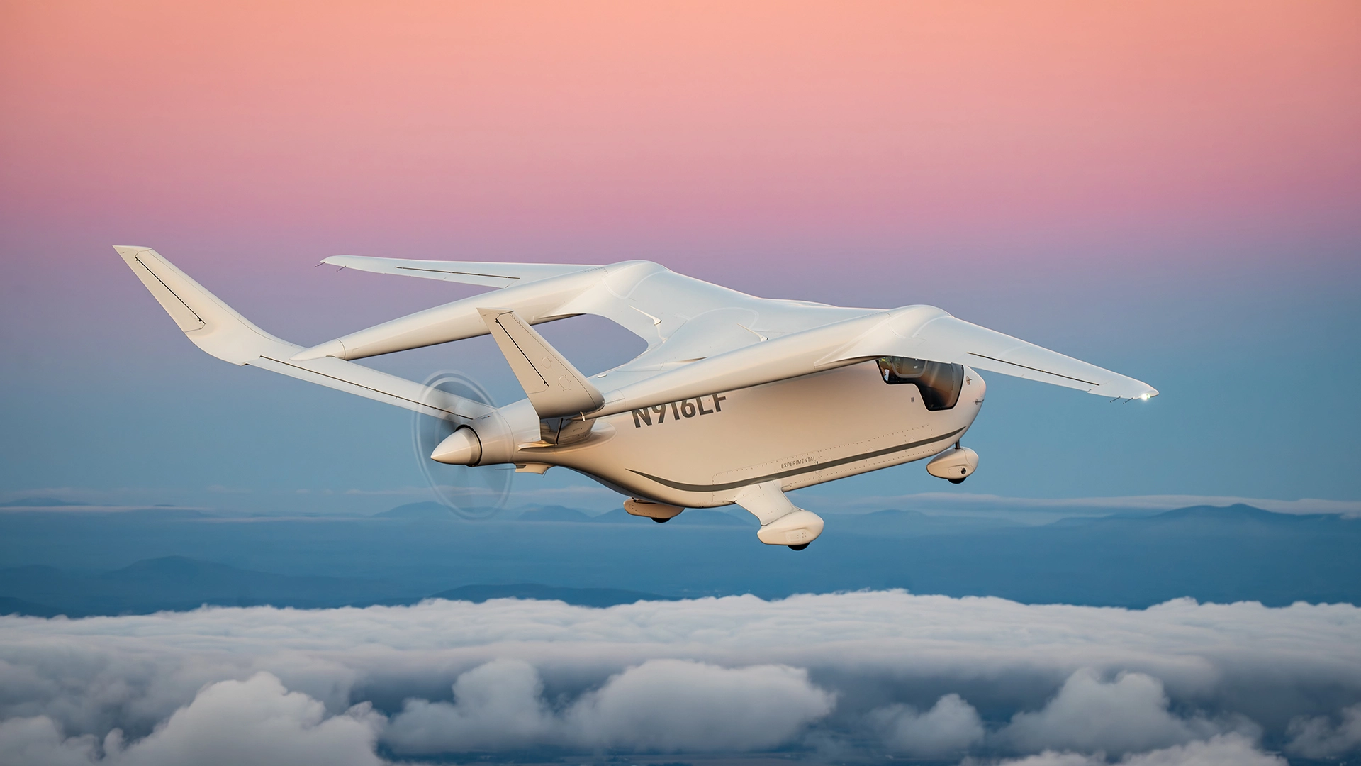 Beta Technologies laat eerste elektrisch vliegtuig met passagiers landen op New Yorkse luchthaven