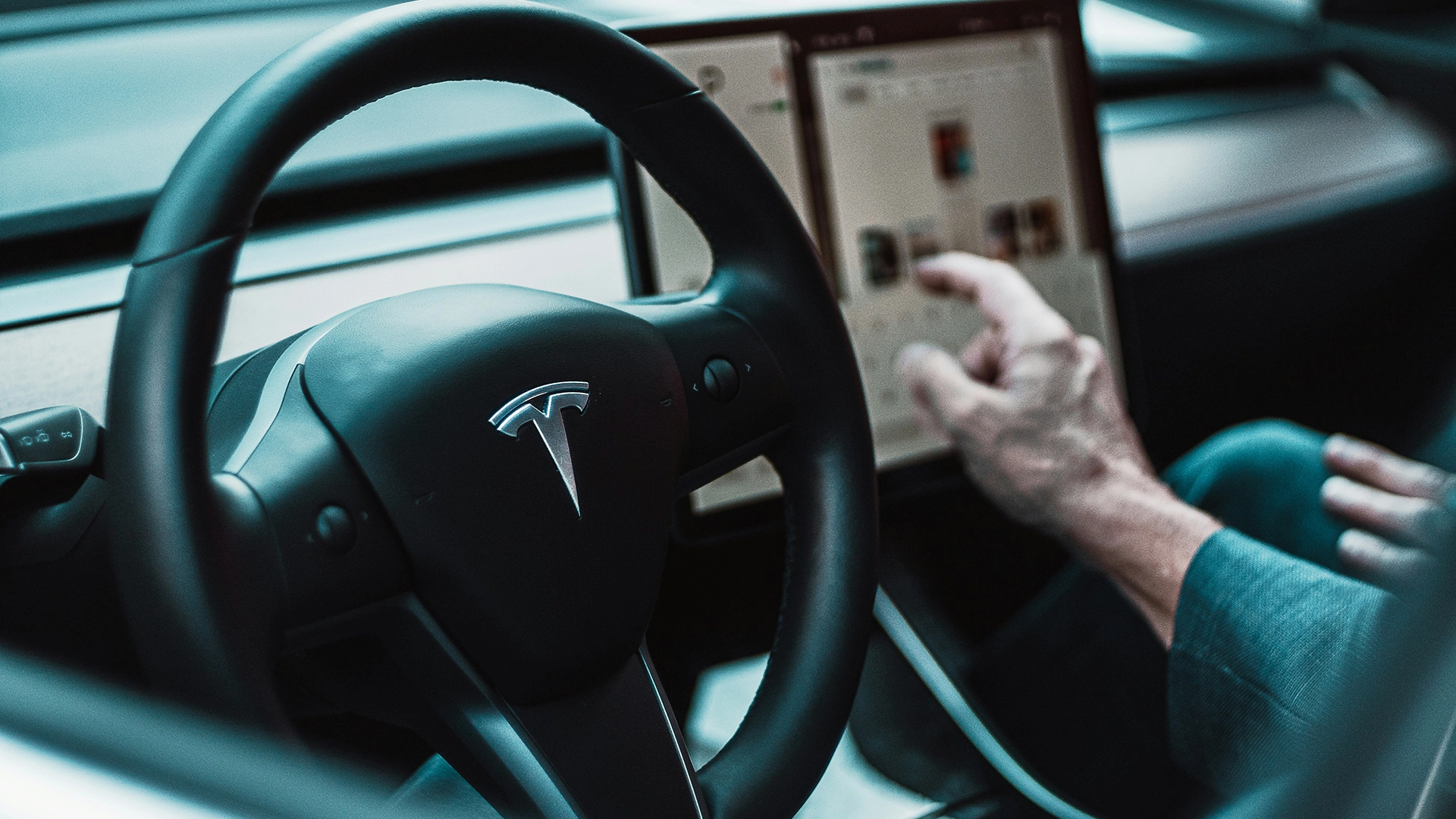 Tesla Krijgt een Uitspraak van $243M Tegen Na Hacker Herstelt Crashgegevens